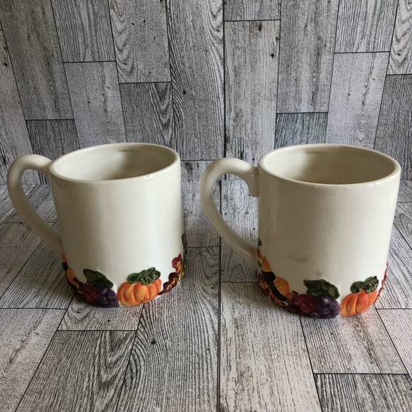 Publix - The Pilgrim Pair Of Thanksgiving Coffee Mugs 2 Ladies In Original Box - Picture 5 of 14